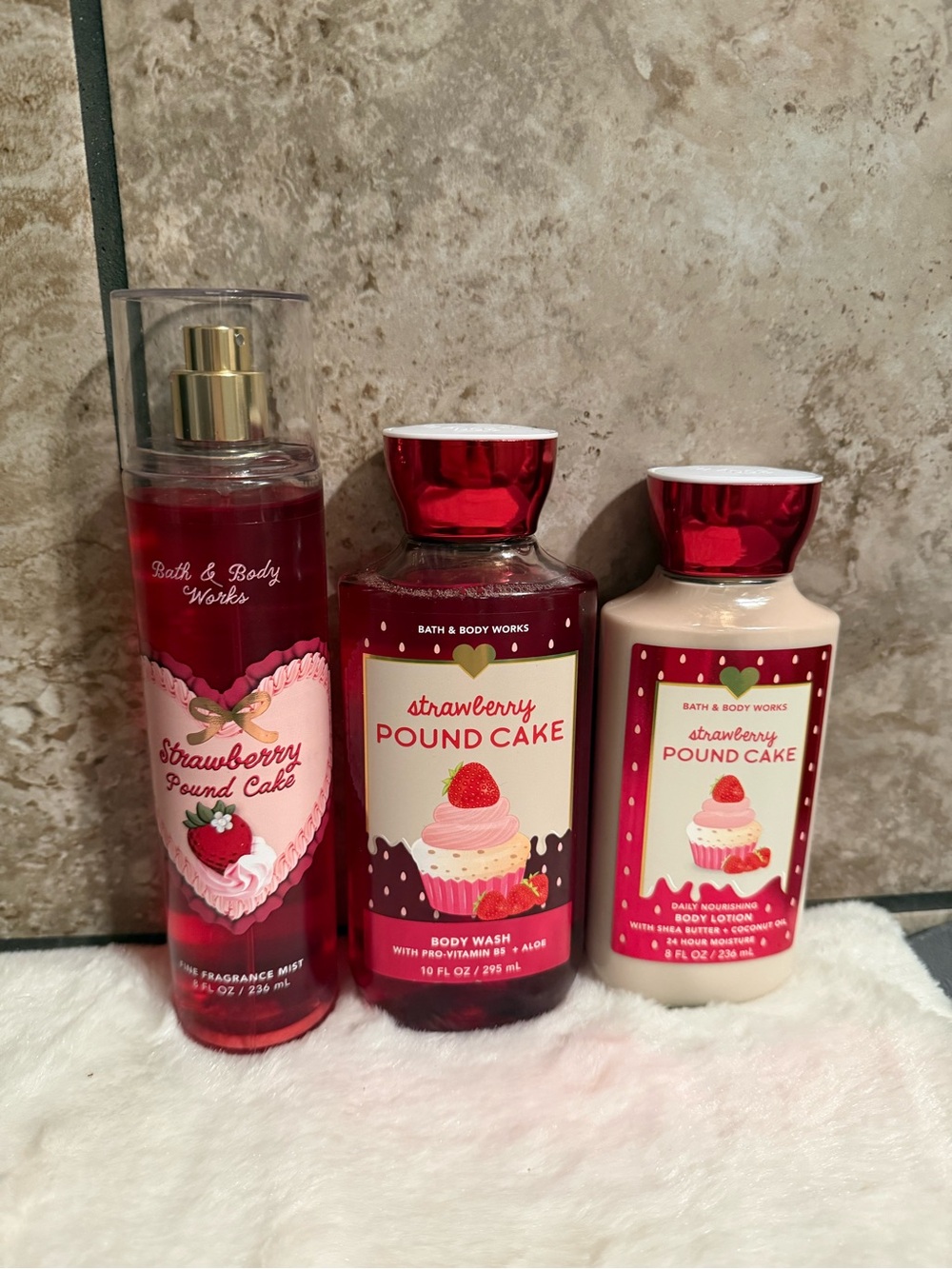 Bath & Body Works Strawberry Pound Cake Body Wash, Lotion & Fragrance Mist - Red